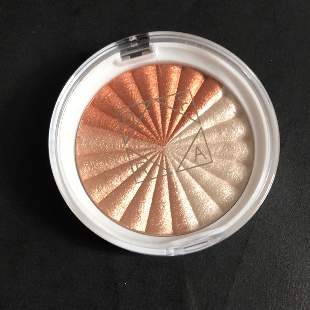 Ofra x nikkietutorials everglow highlighter